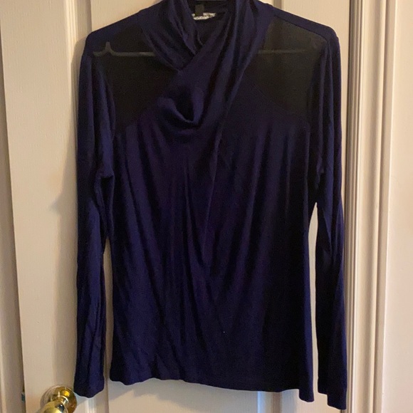 Pretty top - Picture 1 of 3